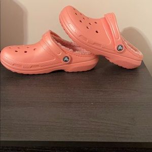 Pink sherpa lined Crocs